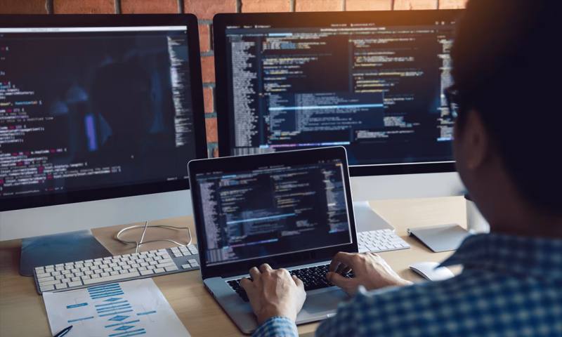 数据科学选型:R与Python如何赋能迁安市网站建设?